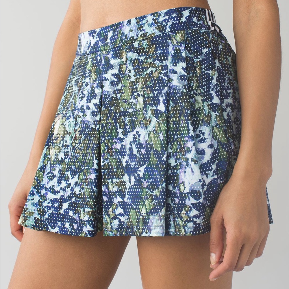 lululemon athletica Blue and Green Printed Pleated Mini Skort